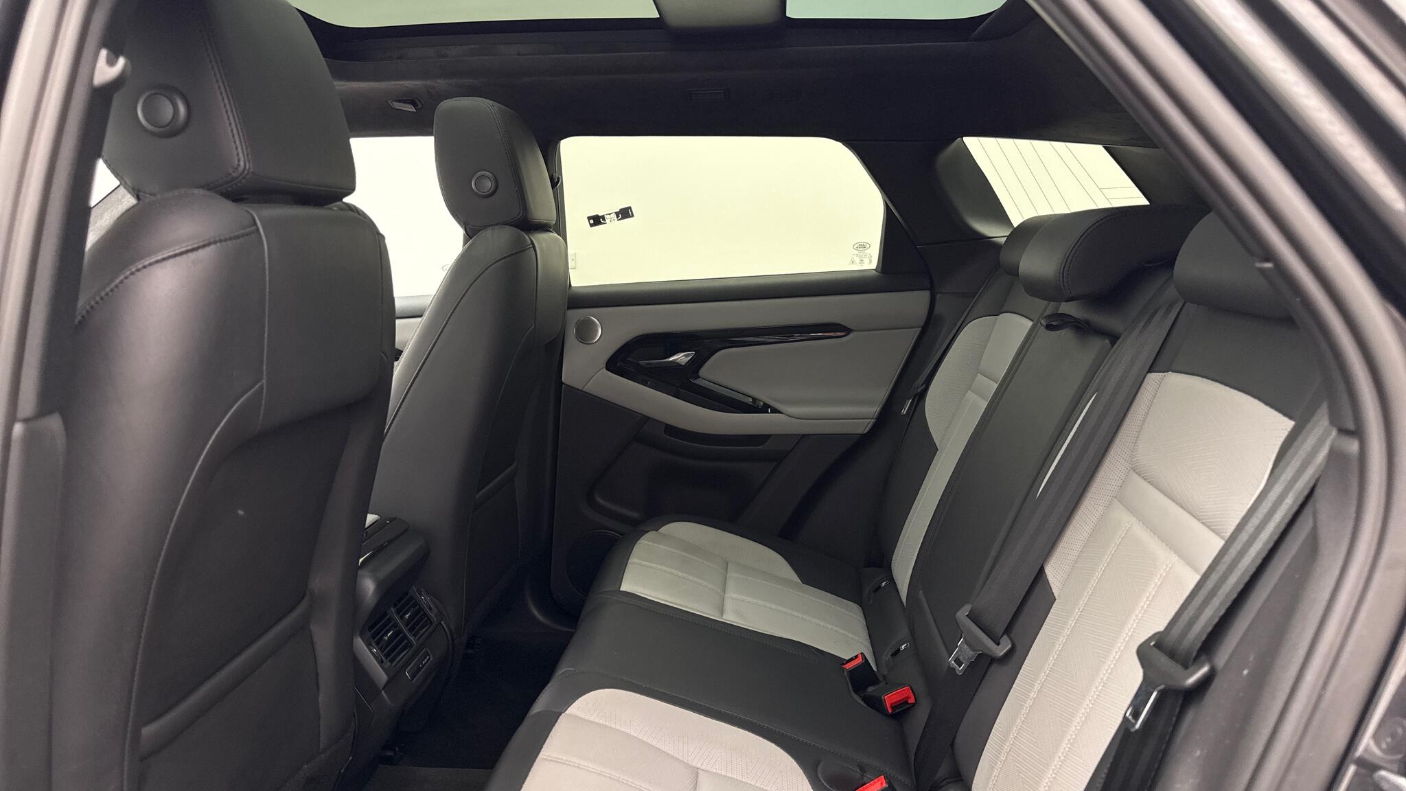 Land Rover Range Rover Evoque view 4