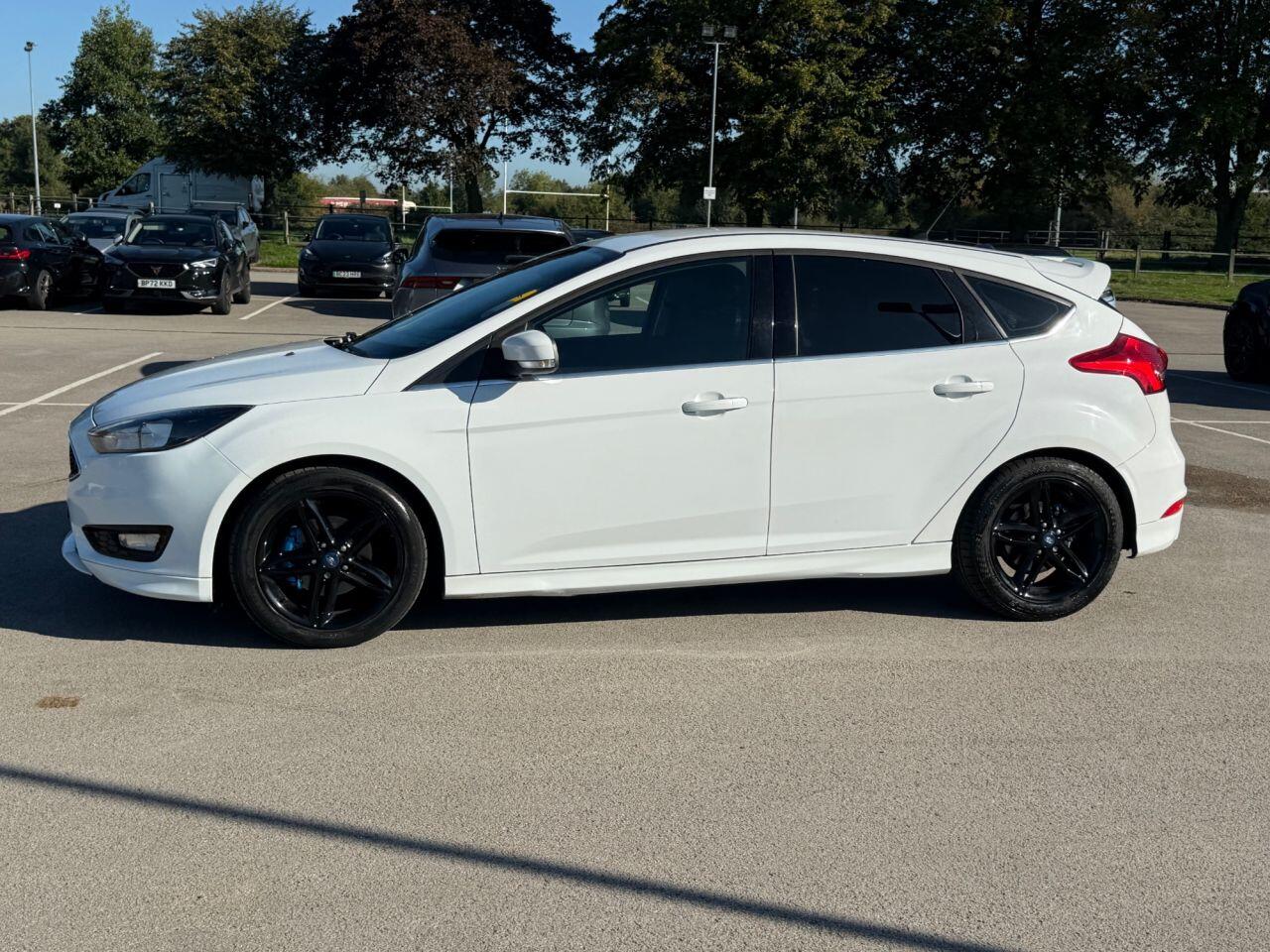 Ford Focus view 39