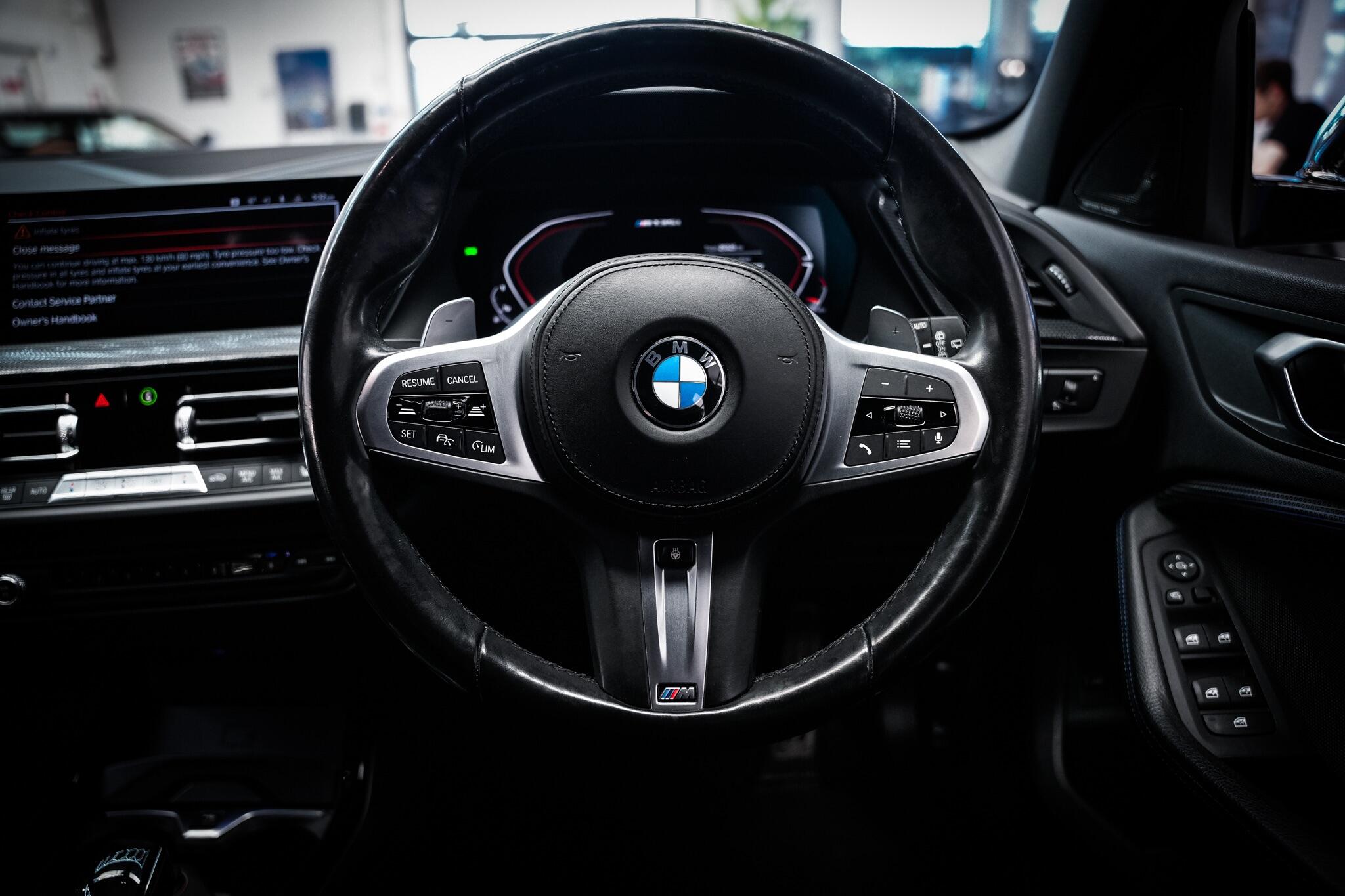 BMW 1 Series view 19
