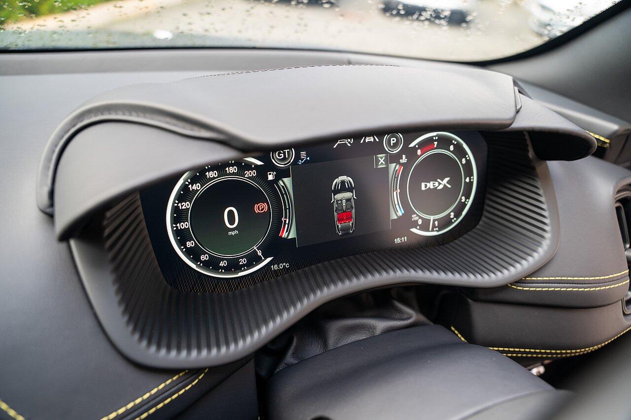 Aston Martin DBX view 59