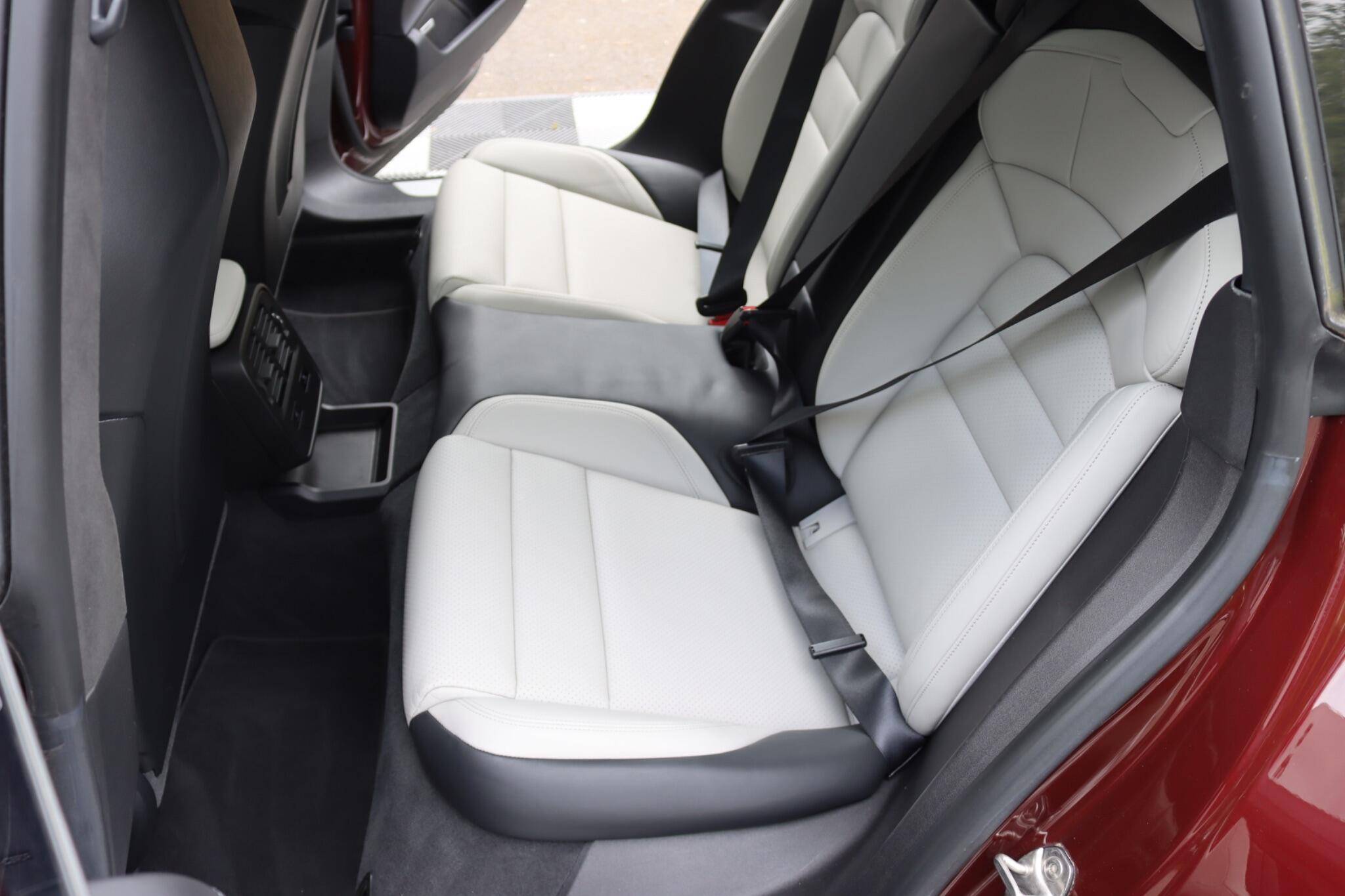 Porsche Taycan view 28