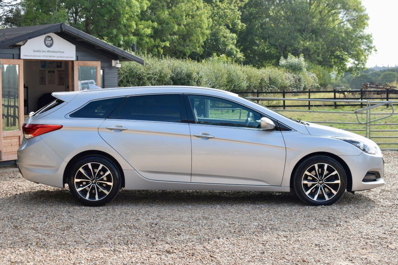 Hyundai i40 view 17