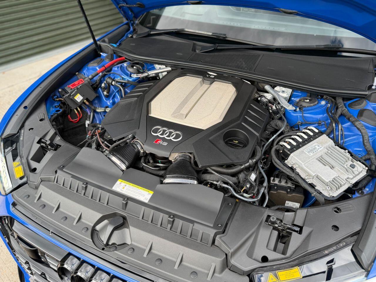 Audi RS6 Avant view 17