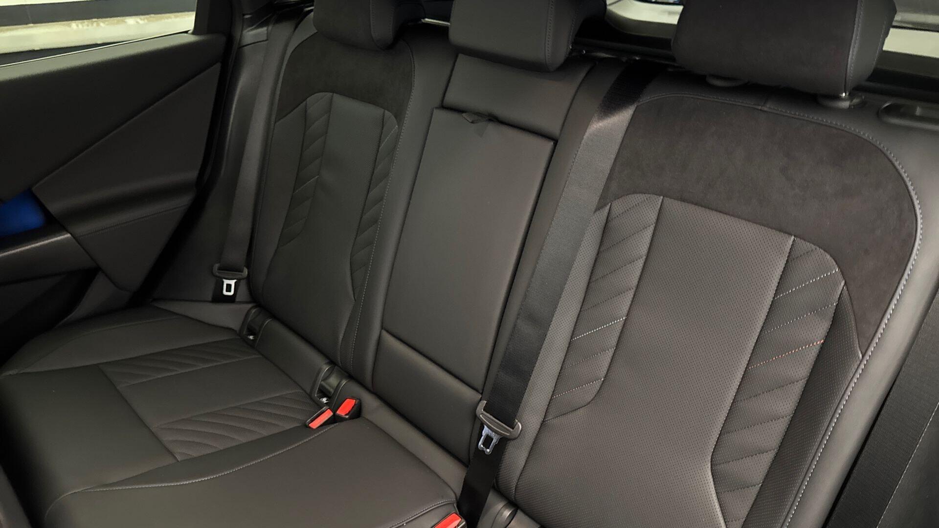 BMW X3 view 12