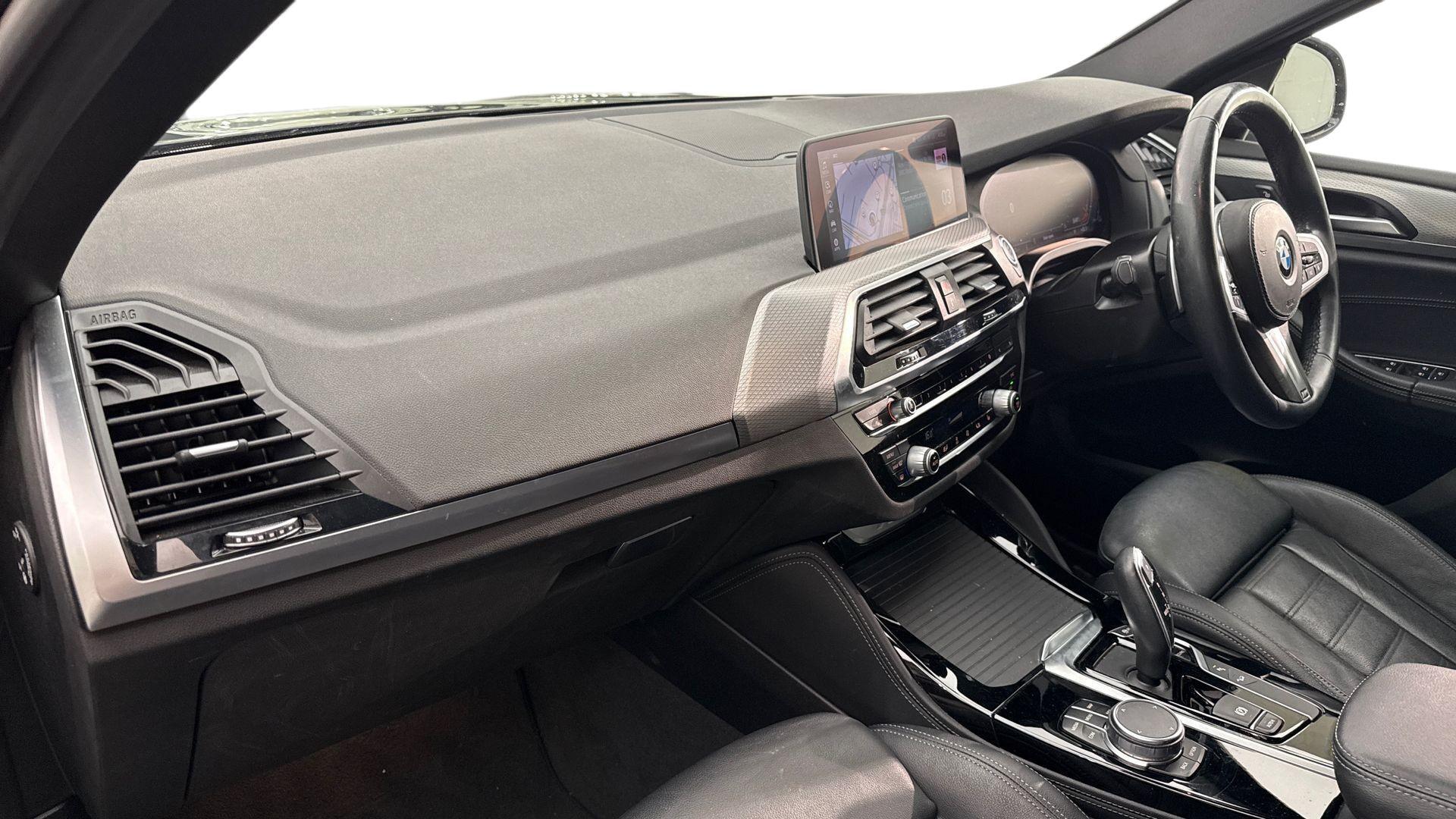 BMW X4 view 7