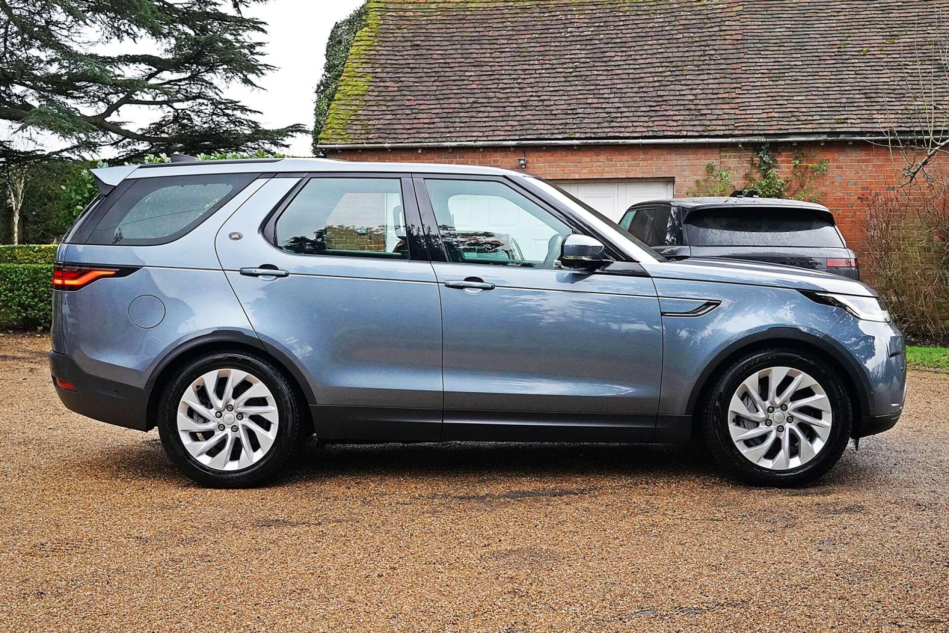 Land Rover Discovery view 8
