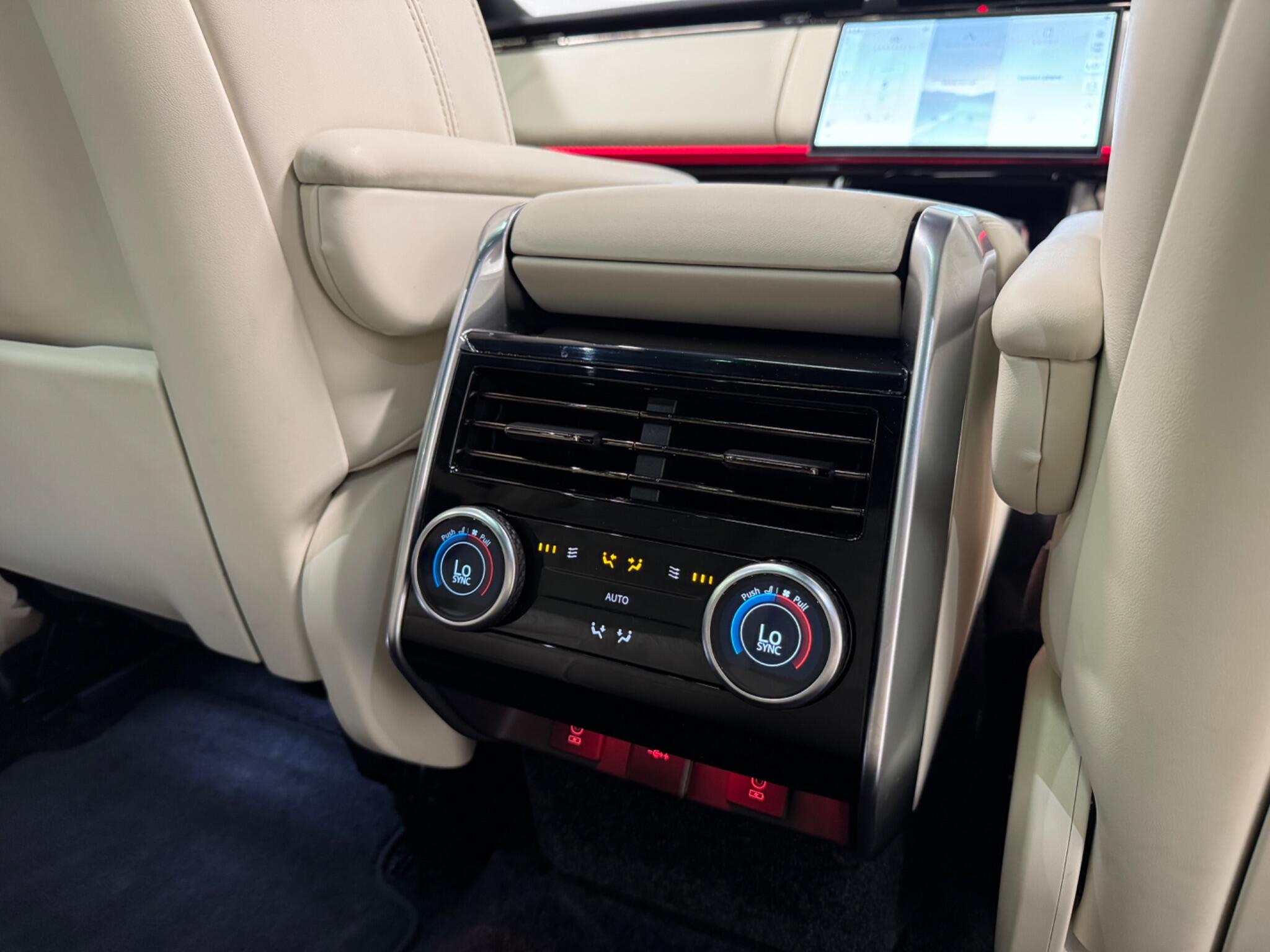 Land Rover Range Rover view 17