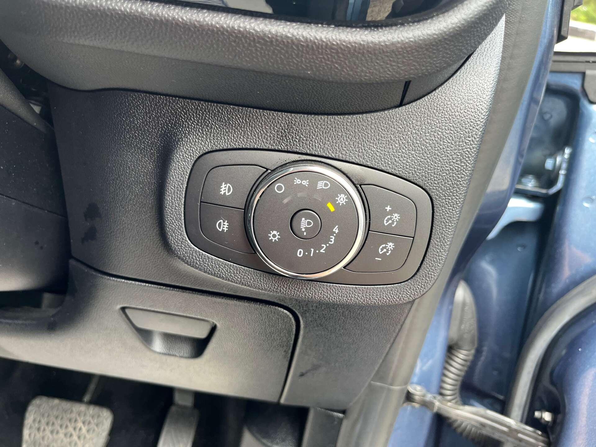 Ford Fiesta view 43