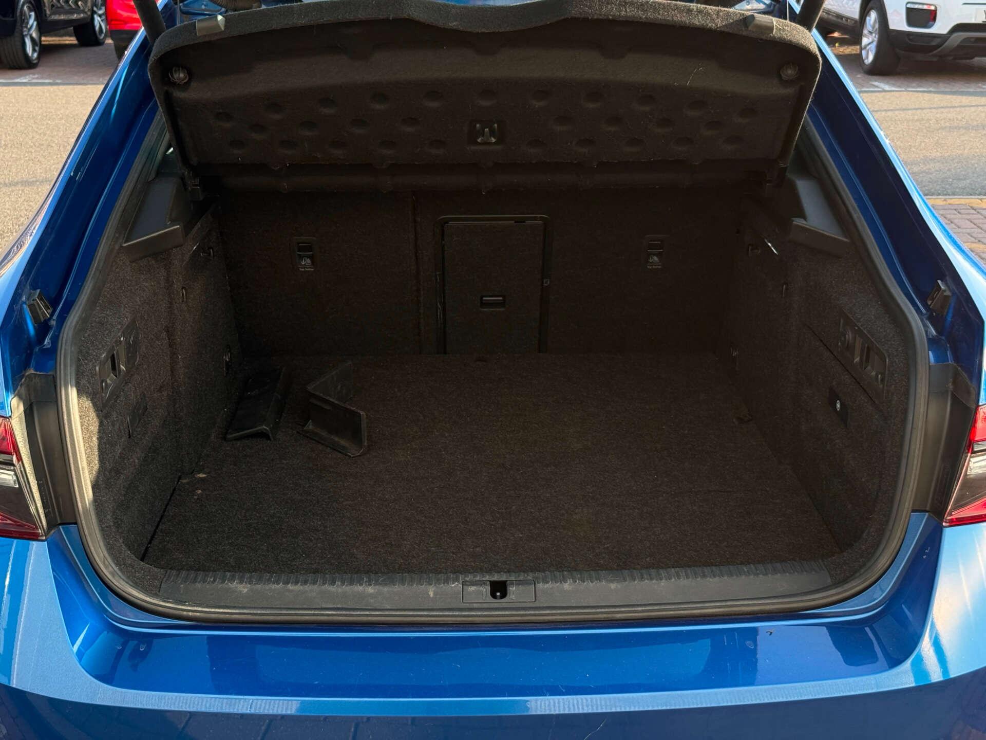 Skoda Superb view 37
