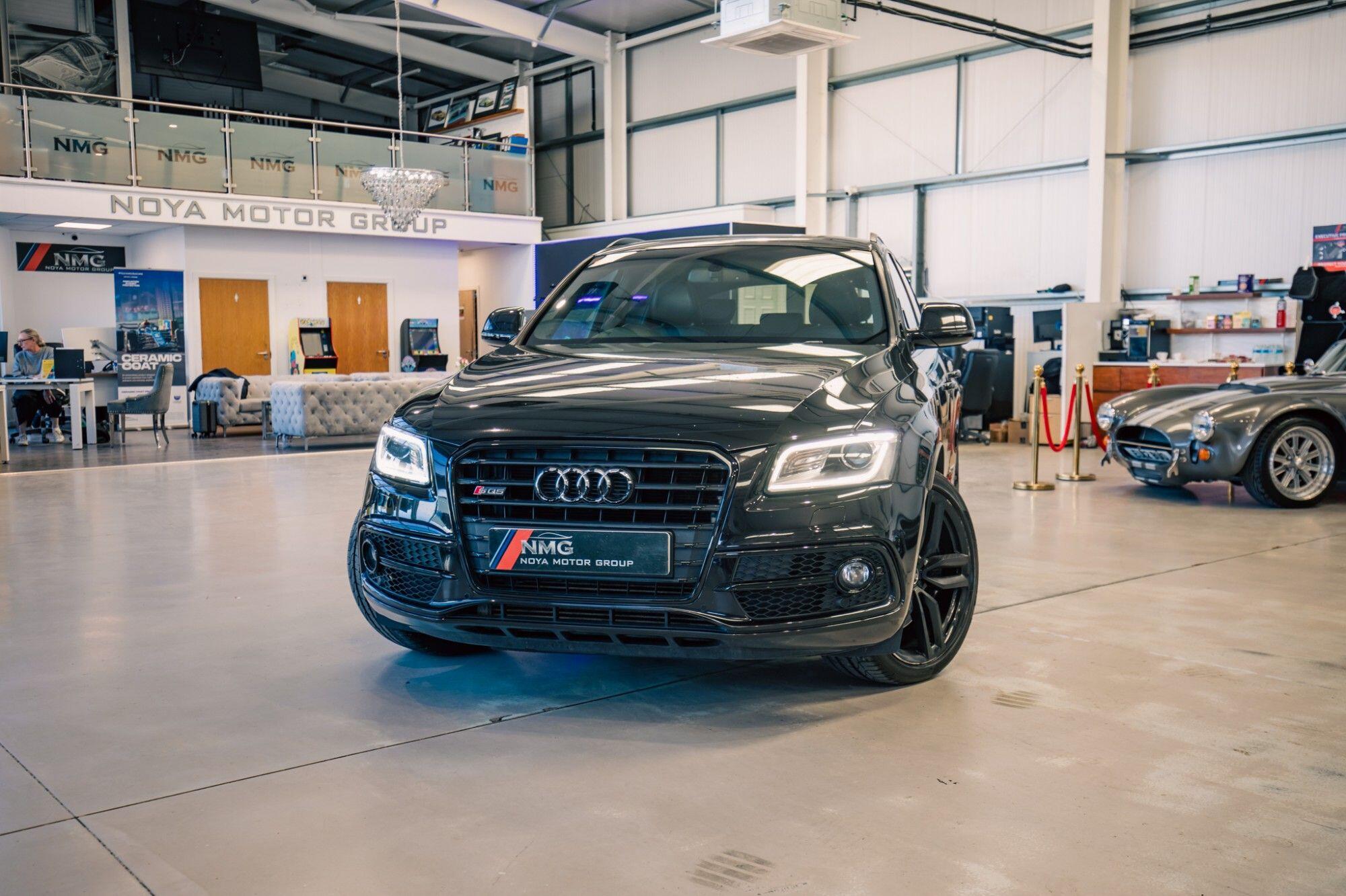 Audi SQ5 view 4