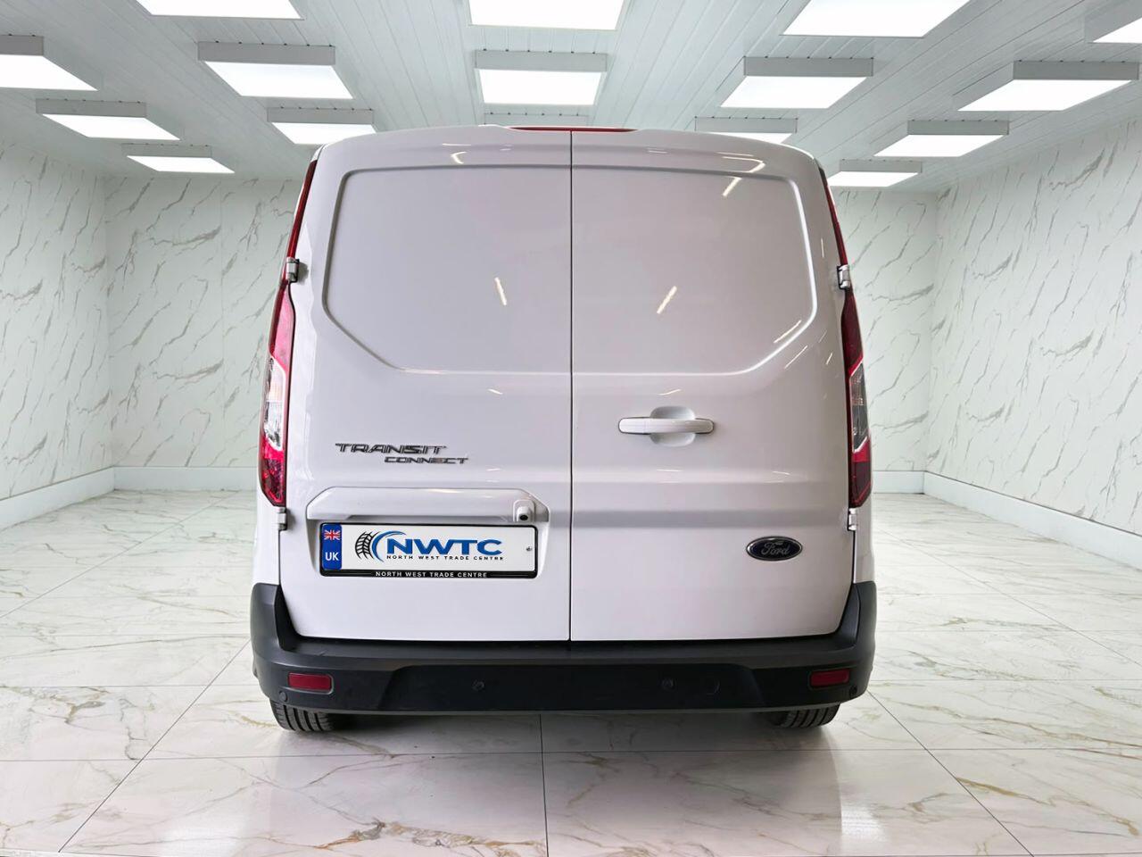 Ford Transit Connect view 10