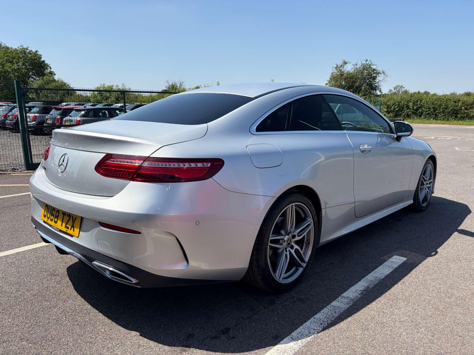 Mercedes-Benz E Class view 8