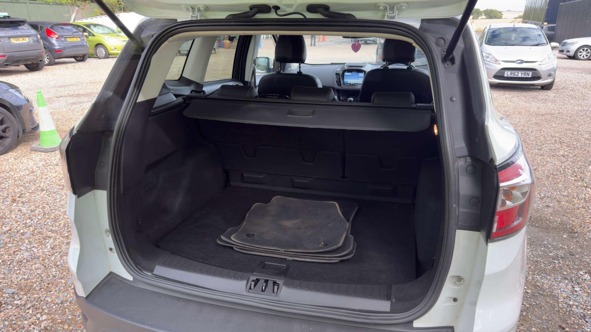 Ford Kuga view 44
