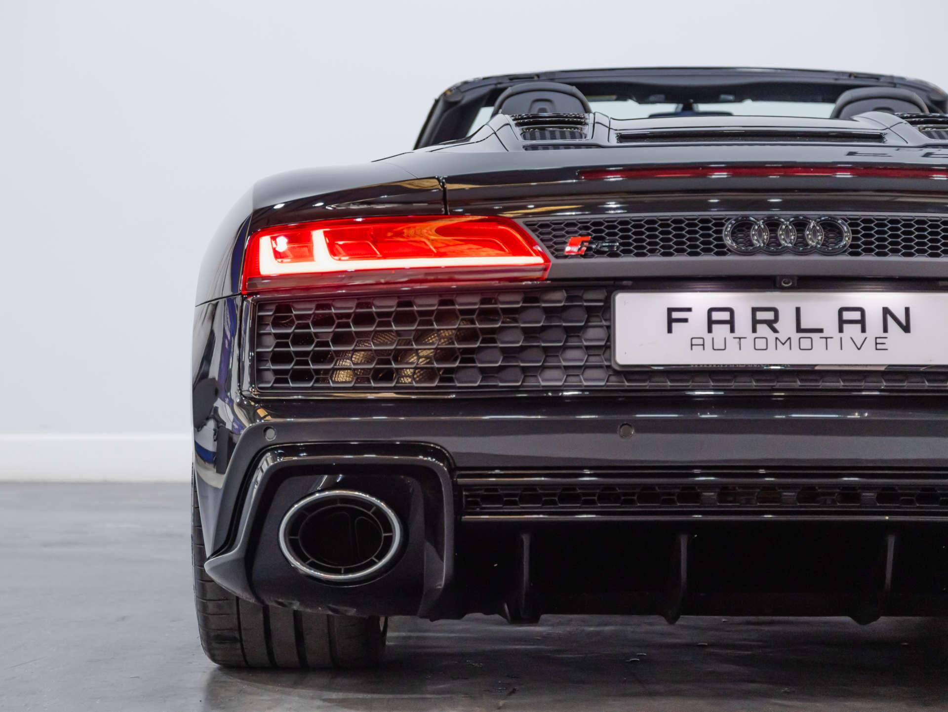 Audi R8 view 36