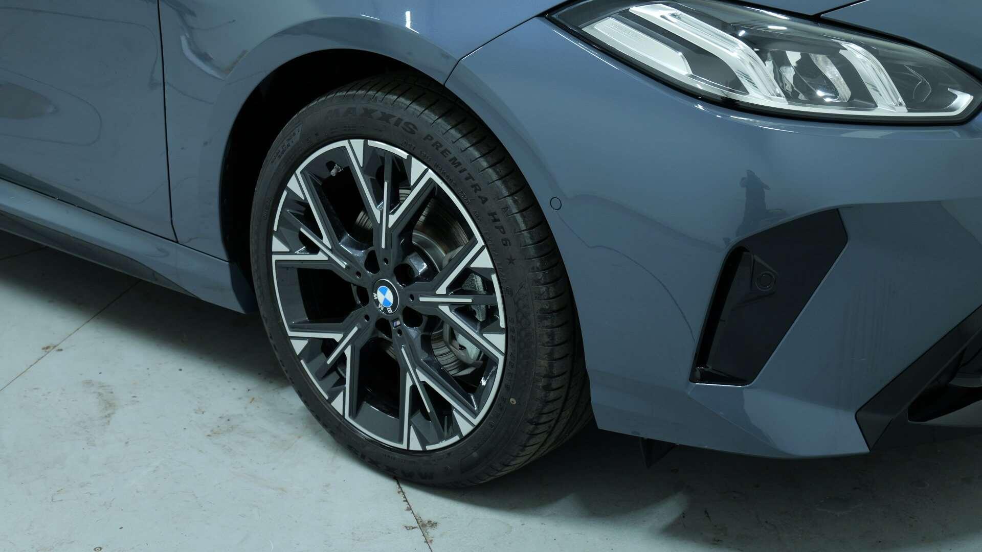 BMW 1 Series view 14
