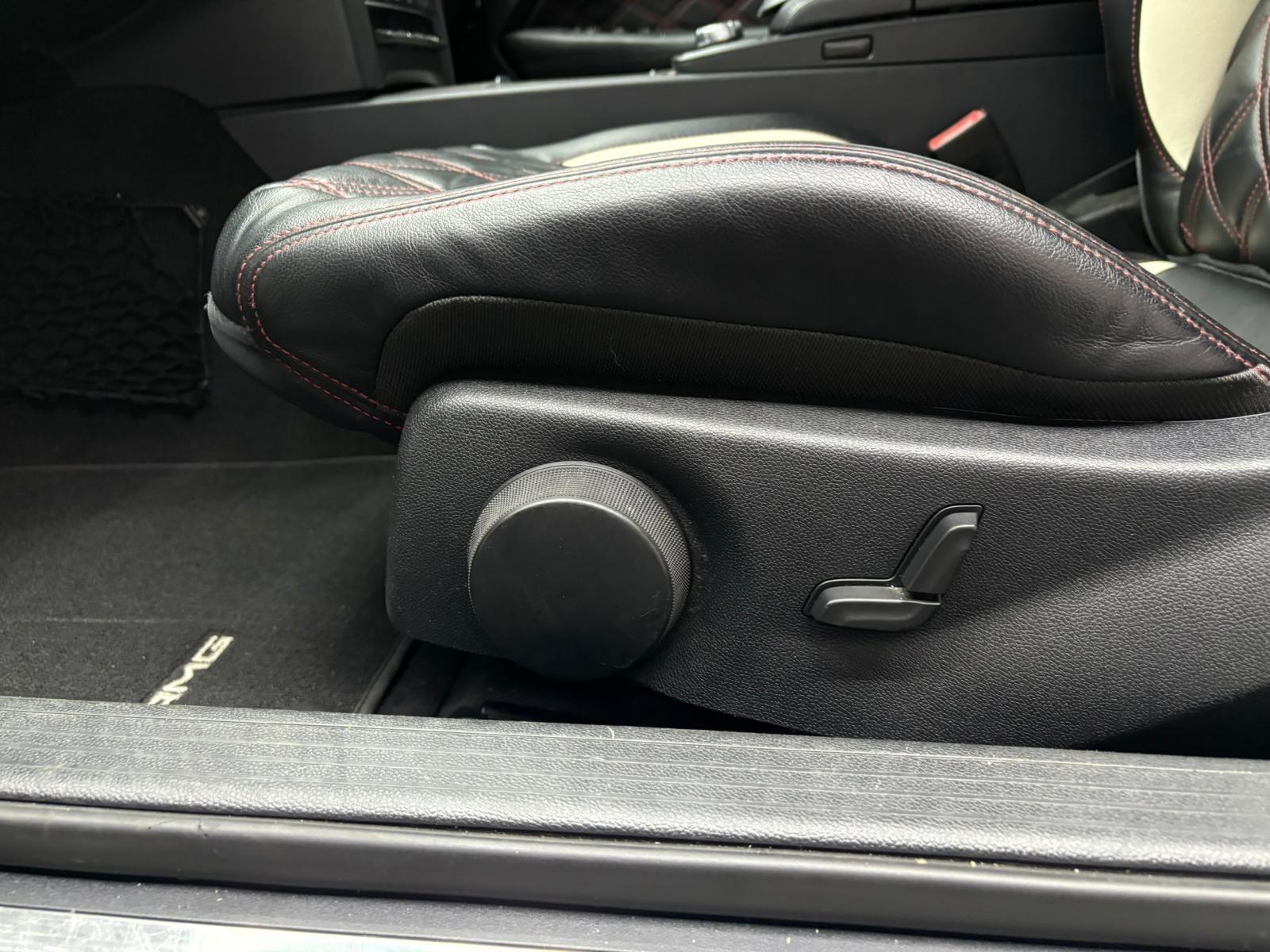 Mercedes-Benz E Class view 25