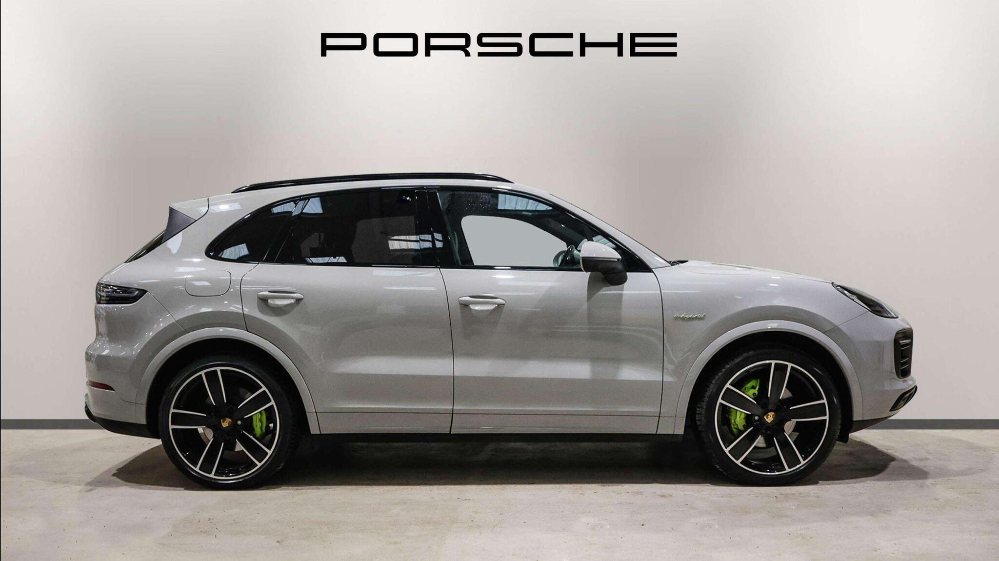 Porsche Cayenne view 7