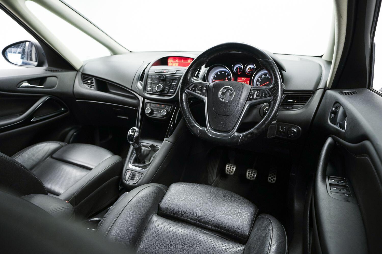Vauxhall Zafira Tourer view 8