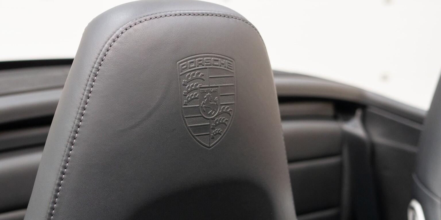 Porsche 911 view 30