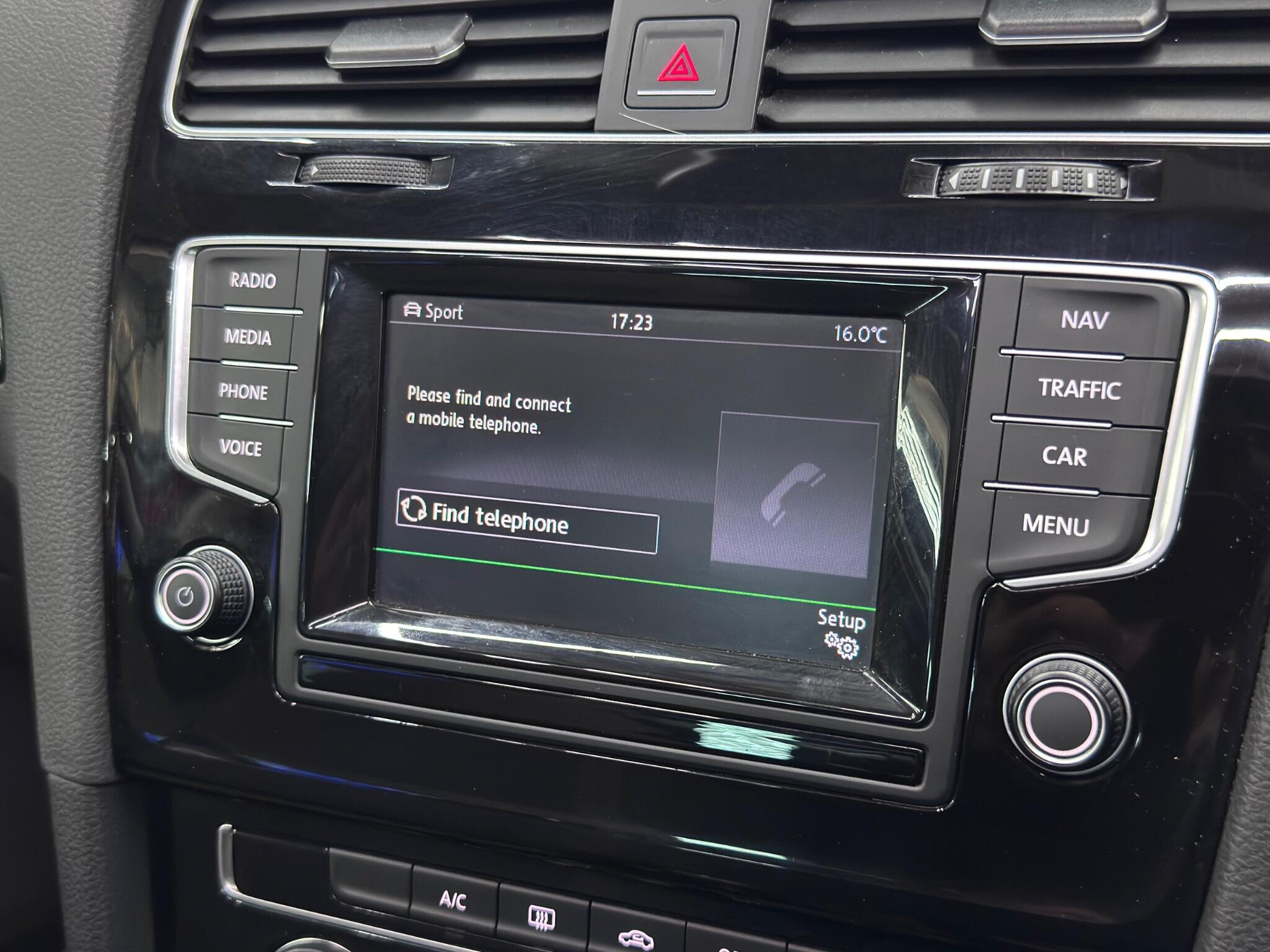 Volkswagen Golf view 35