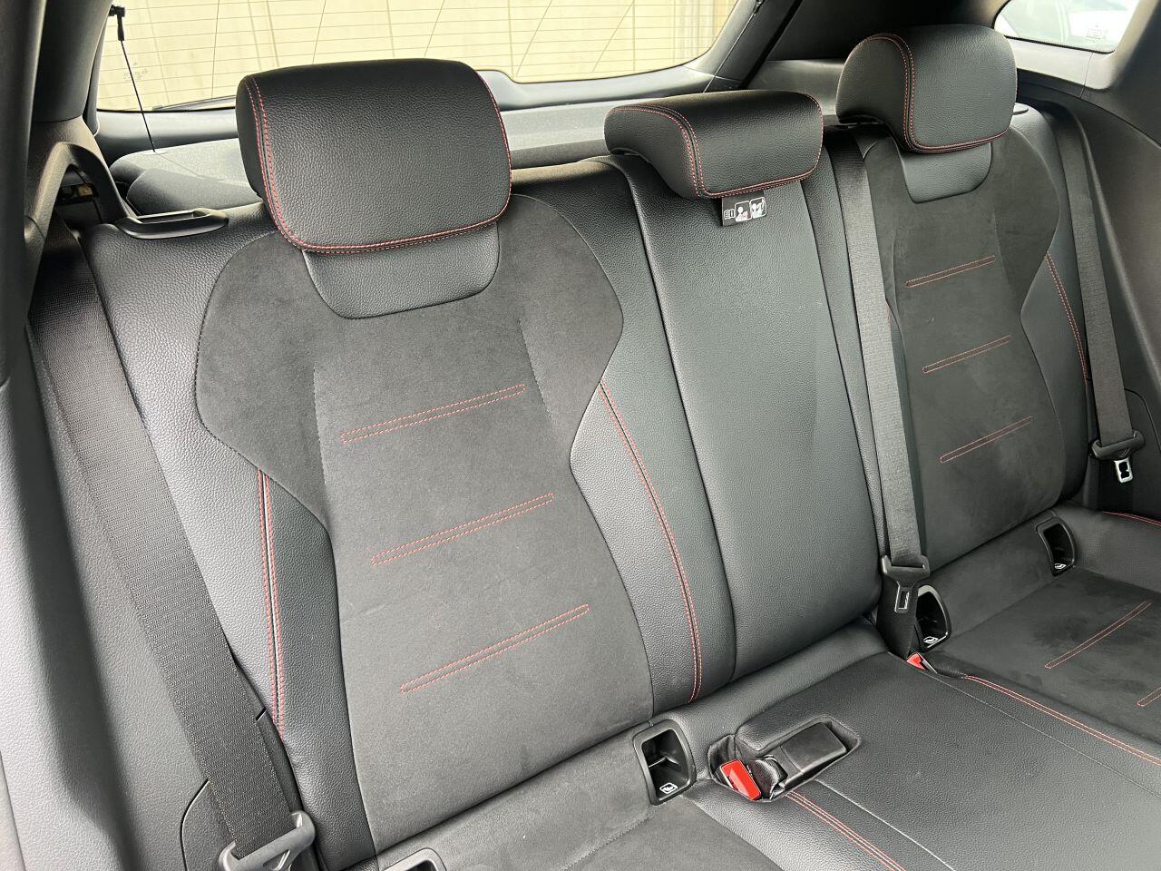 Mercedes-Benz Gla view 21