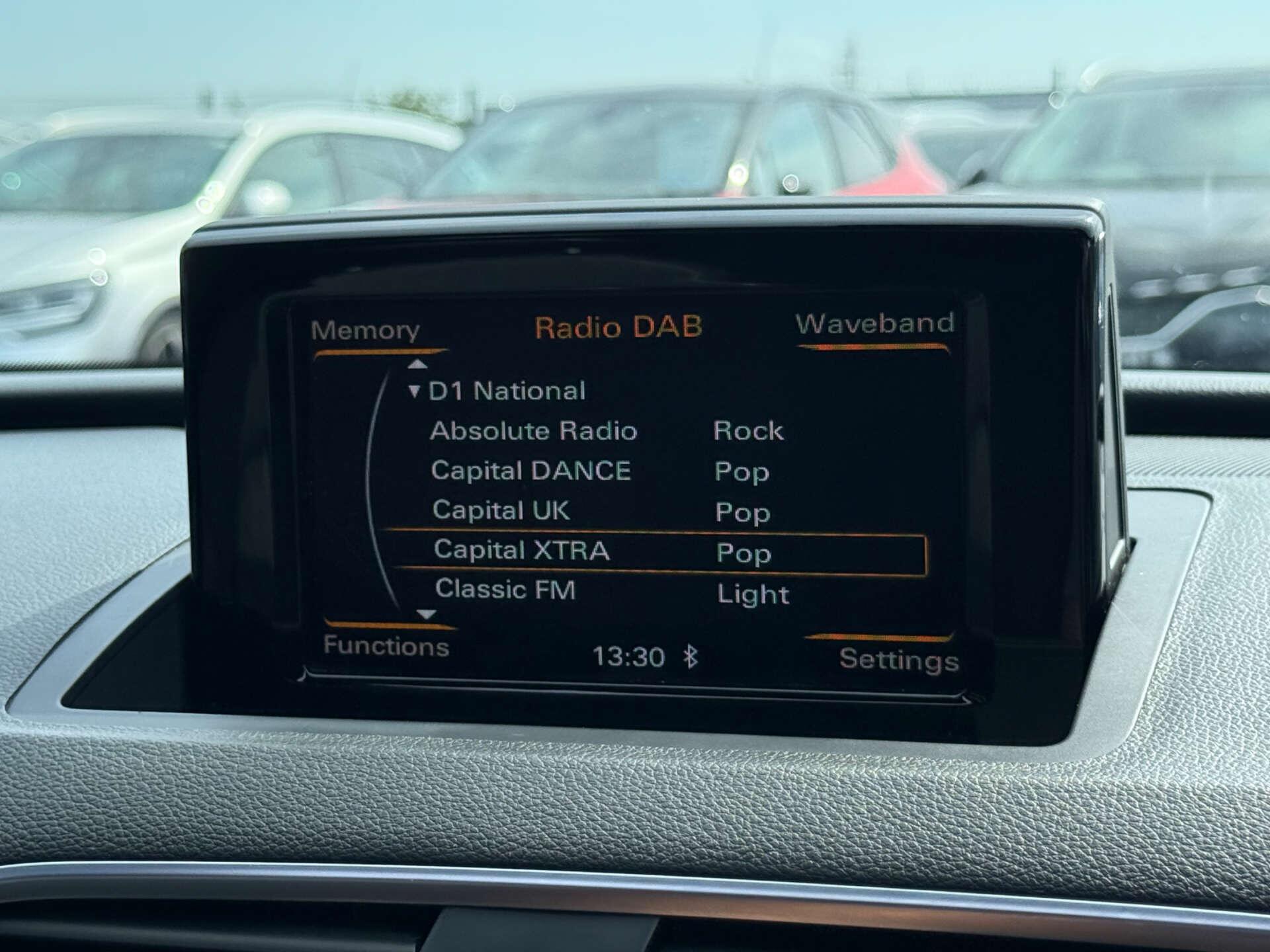 Audi Q3 view 56