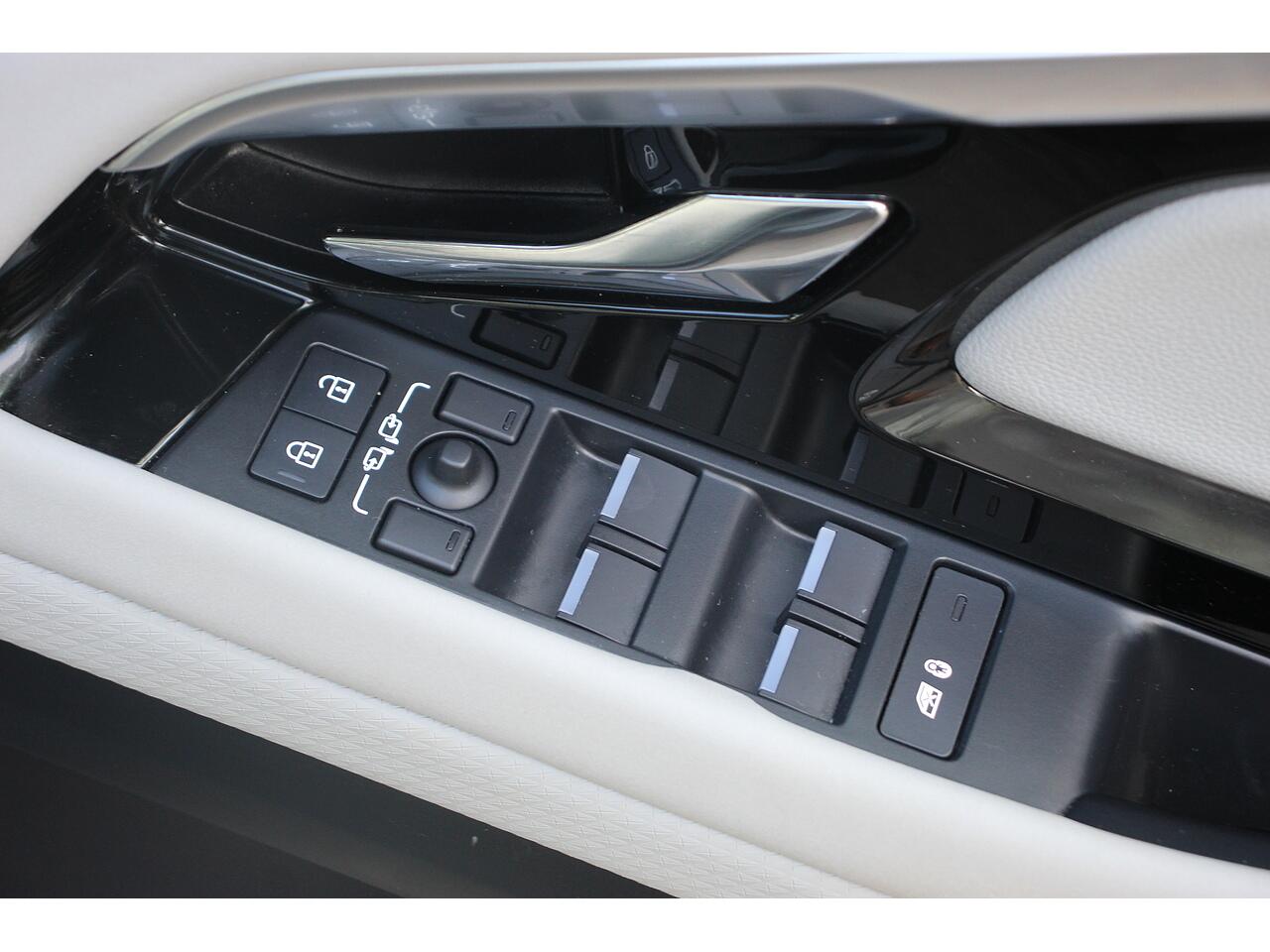 Land Rover Range Rover Evoque view 31