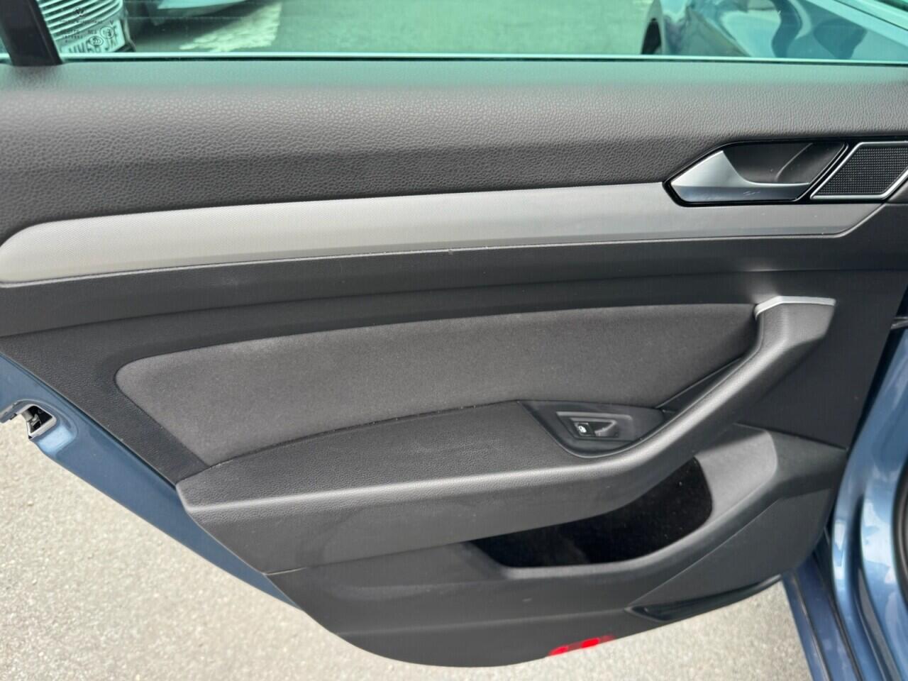 Volkswagen Passat view 53