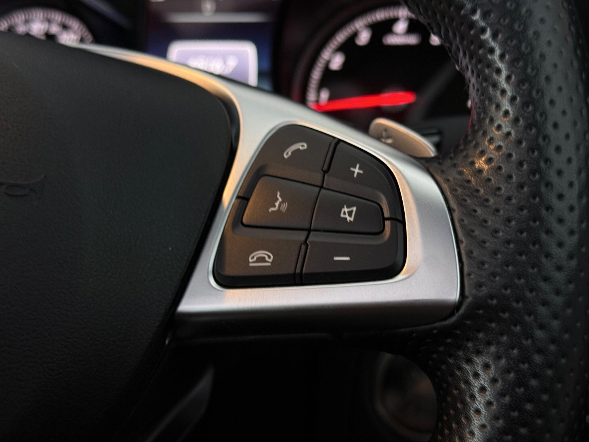 Mercedes-Benz C-Class view 16