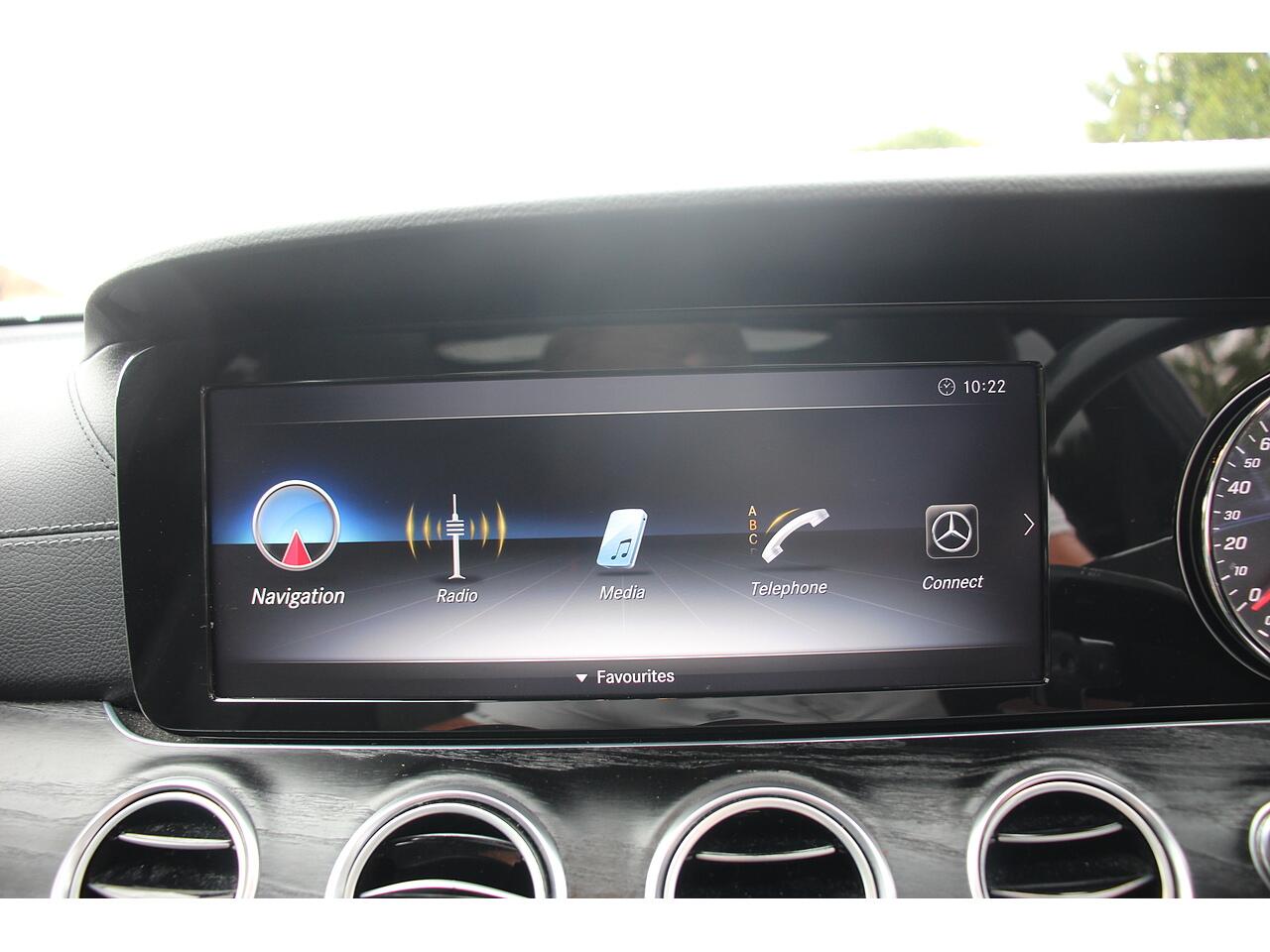 Mercedes-Benz E Class view 22