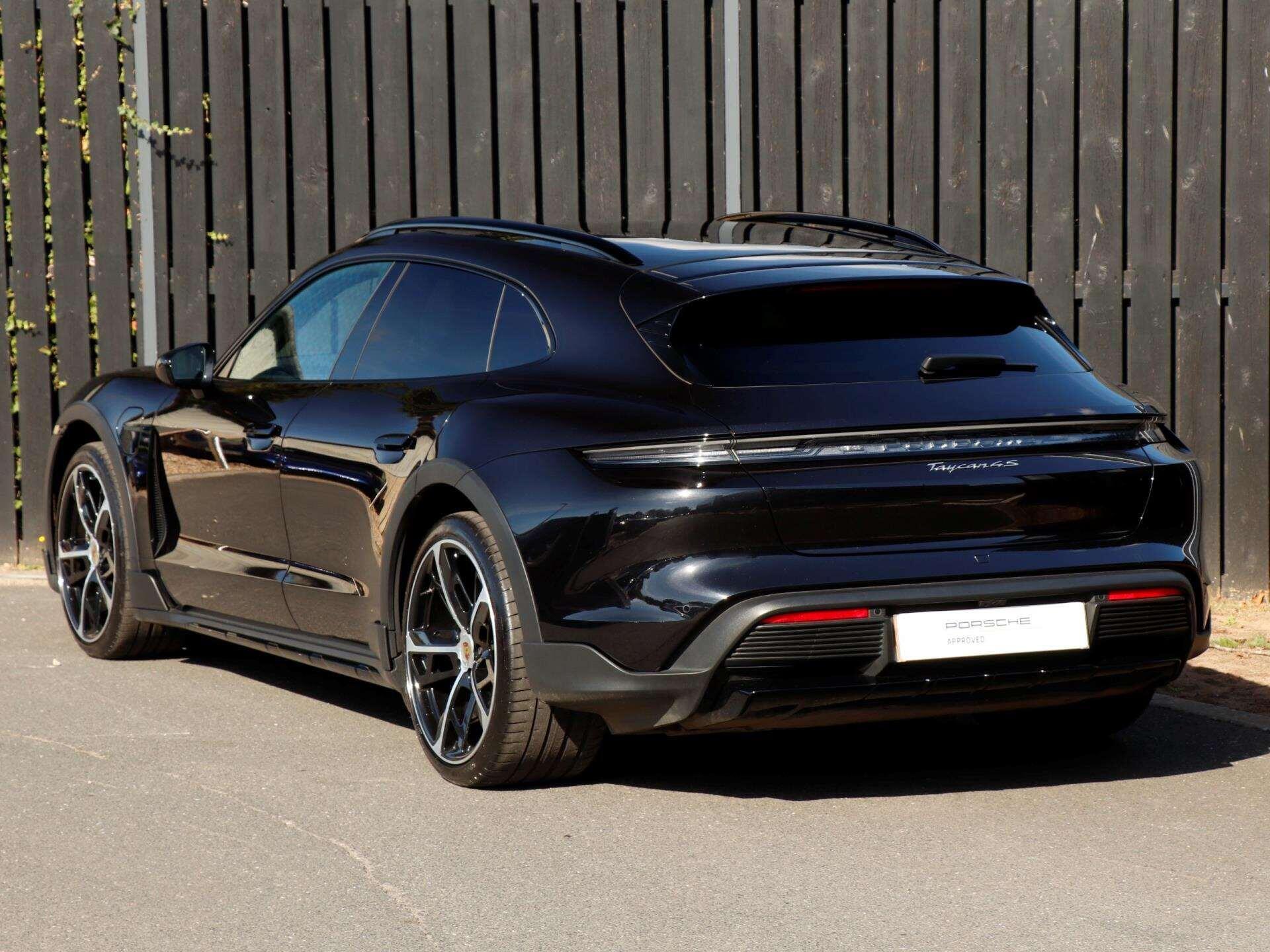 Porsche Taycan view 37