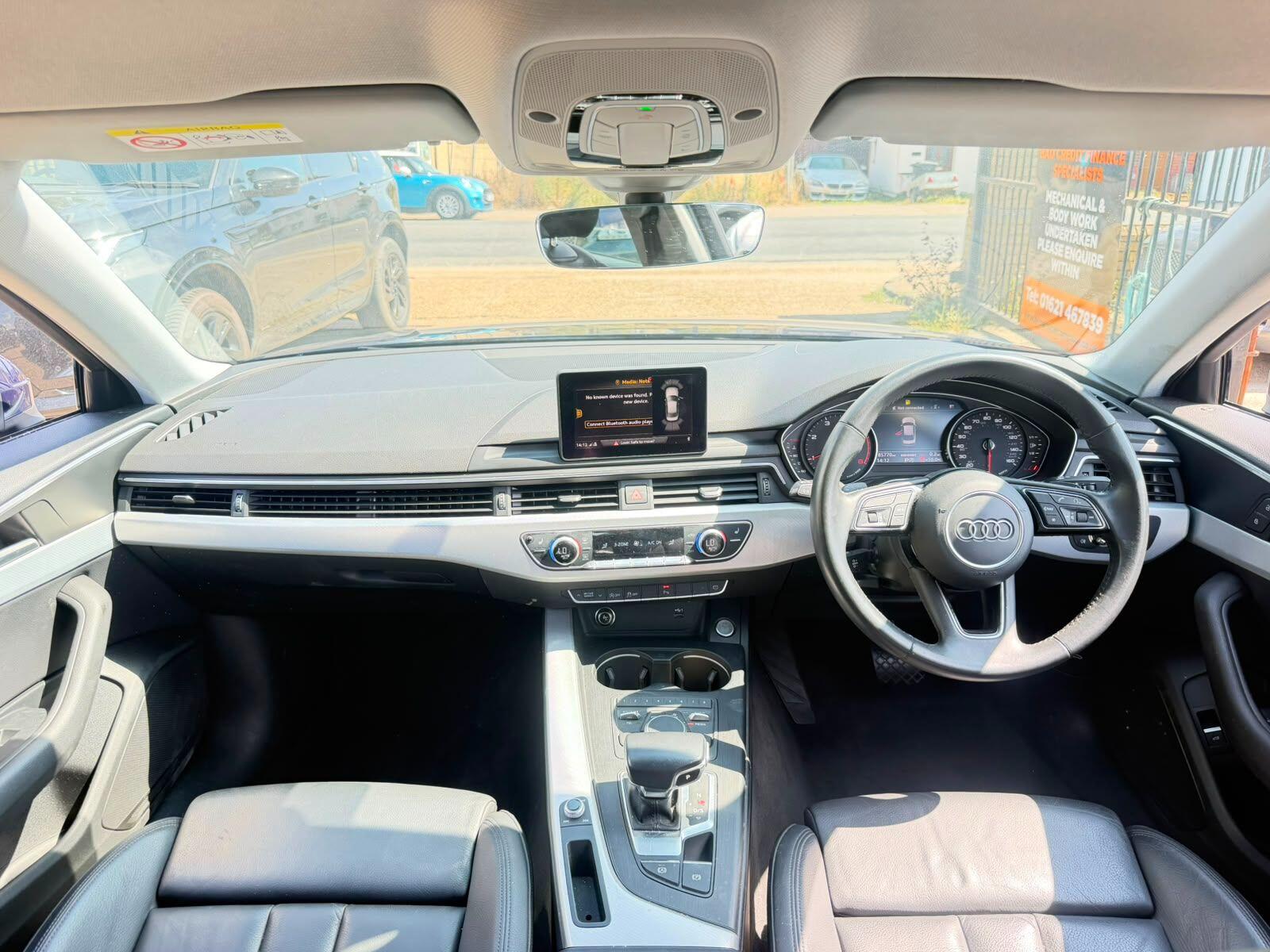 Audi A4 view 10