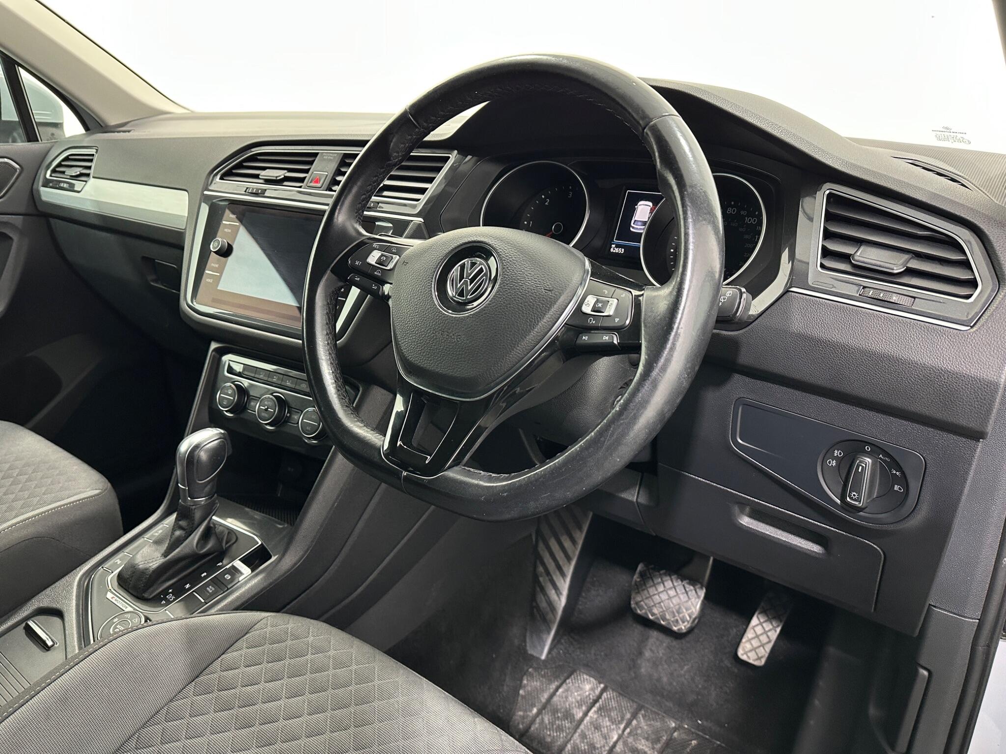 Volkswagen Tiguan view 11