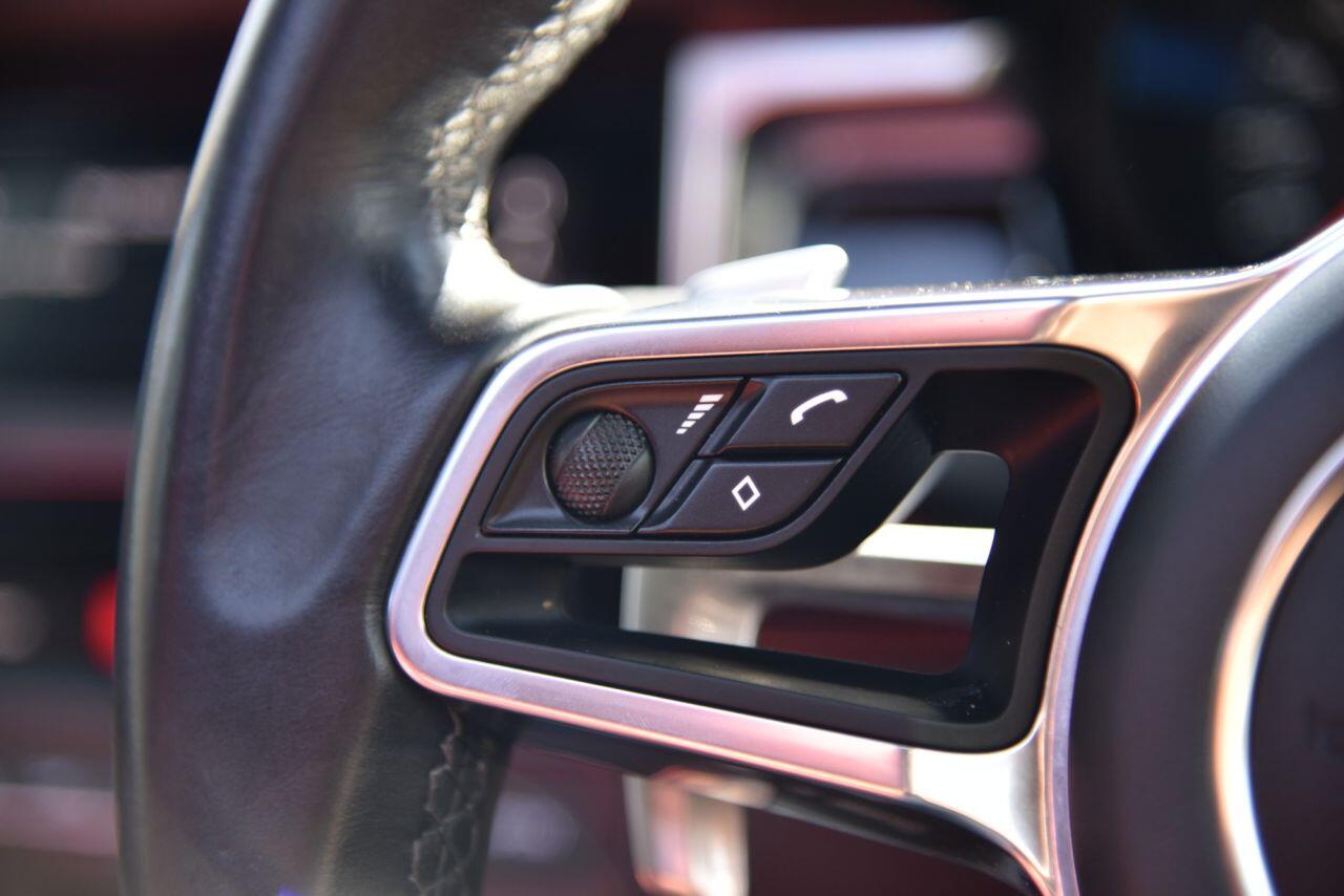 Porsche Macan view 30