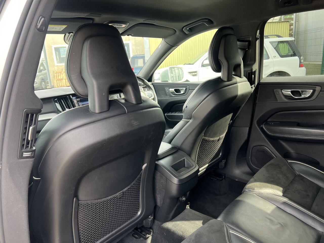 Volvo XC60 view 28