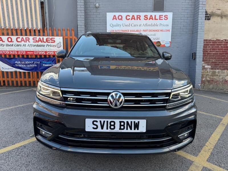 Volkswagen Tiguan view 2