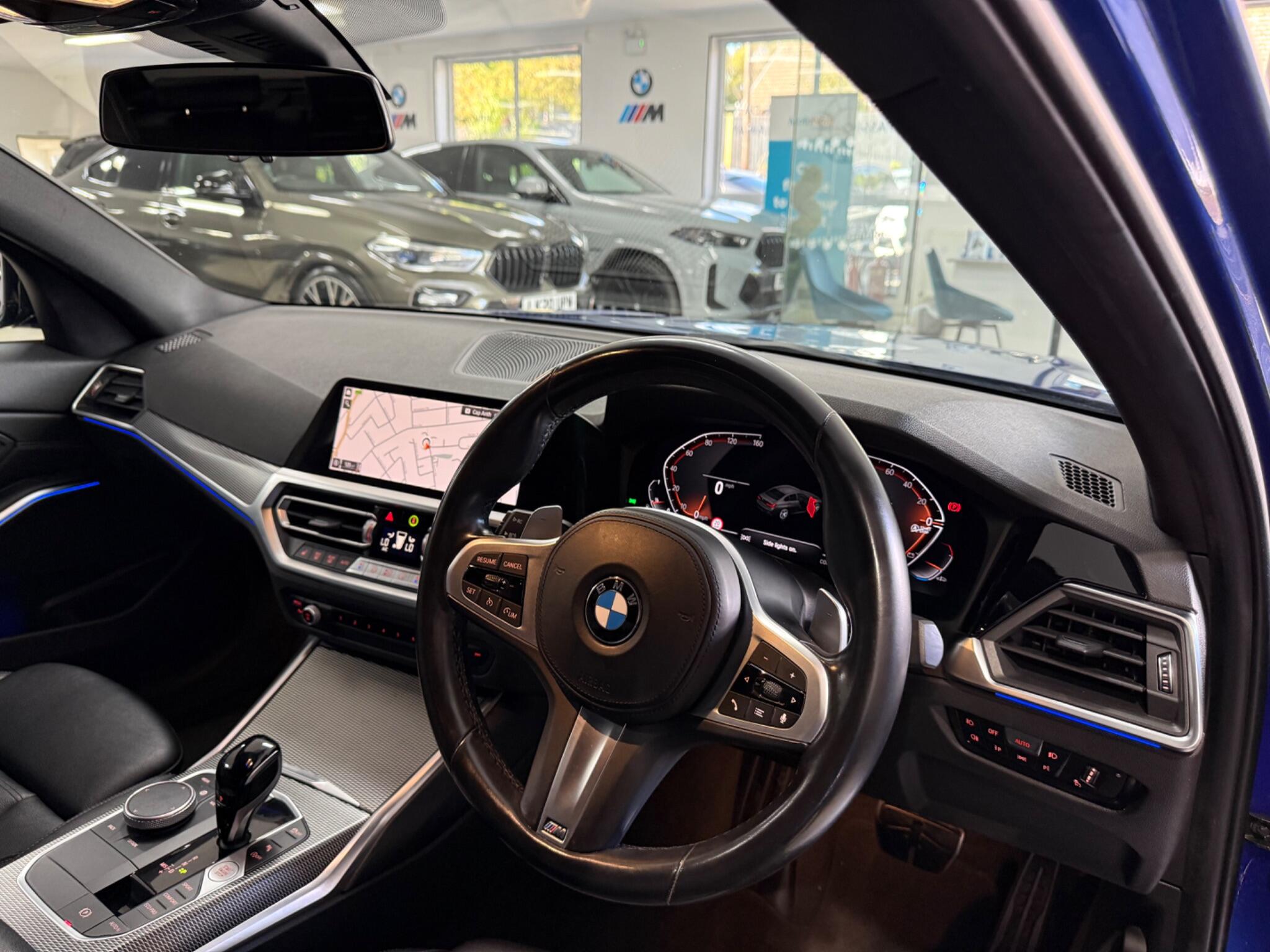BMW 3 Series view 26