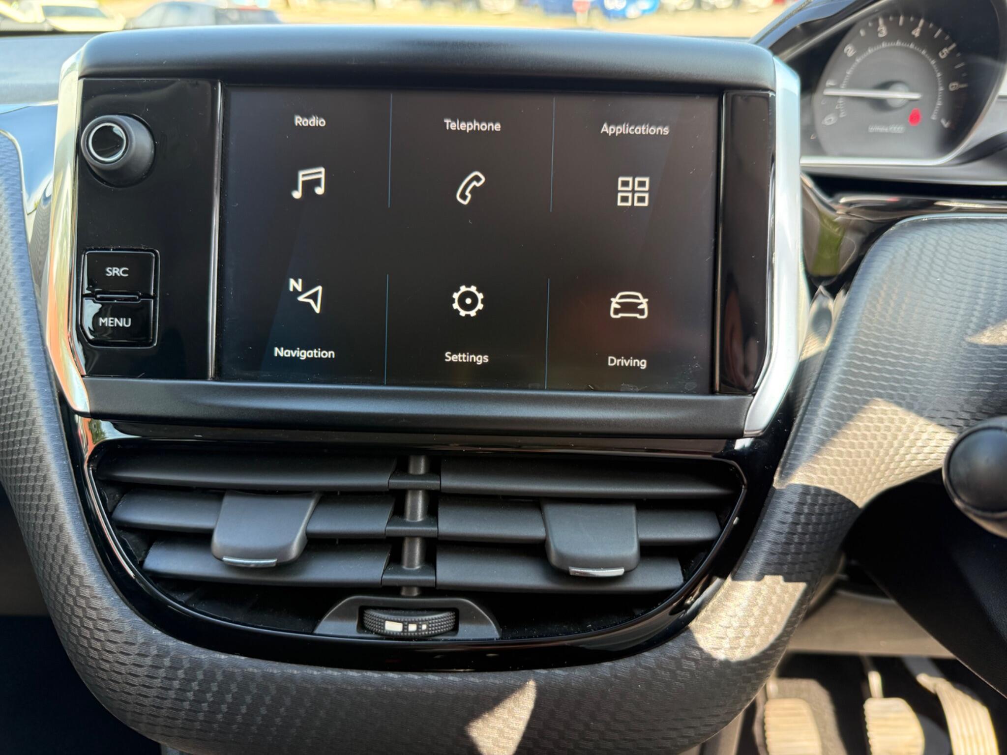 Peugeot 208 view 27