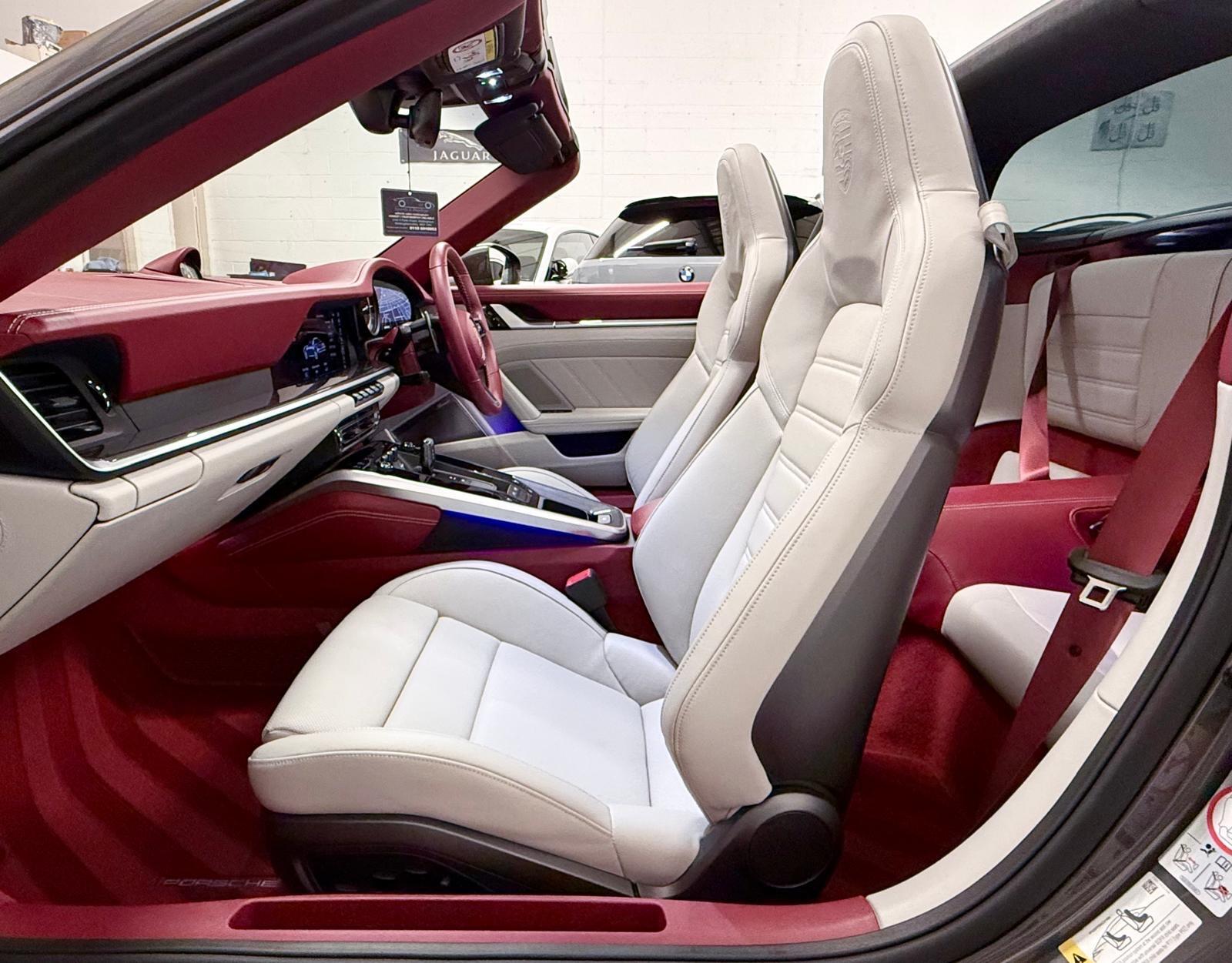 Porsche 911 view 15