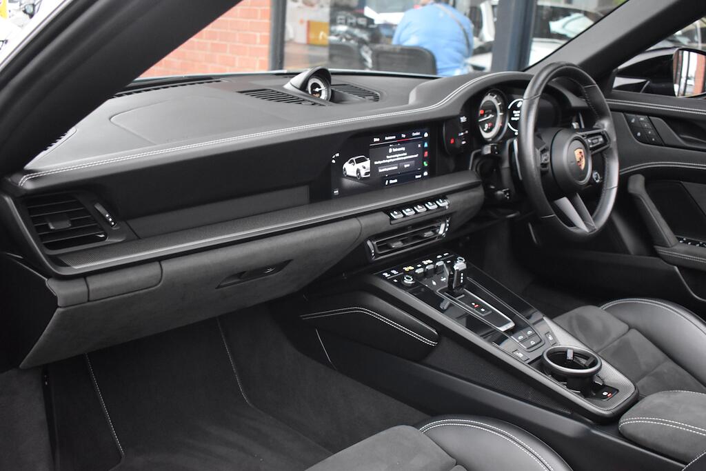 Porsche 911 view 52