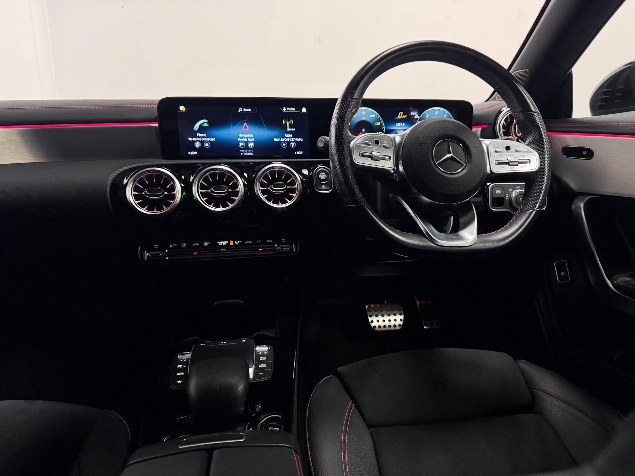 Mercedes-Benz Cla view 32