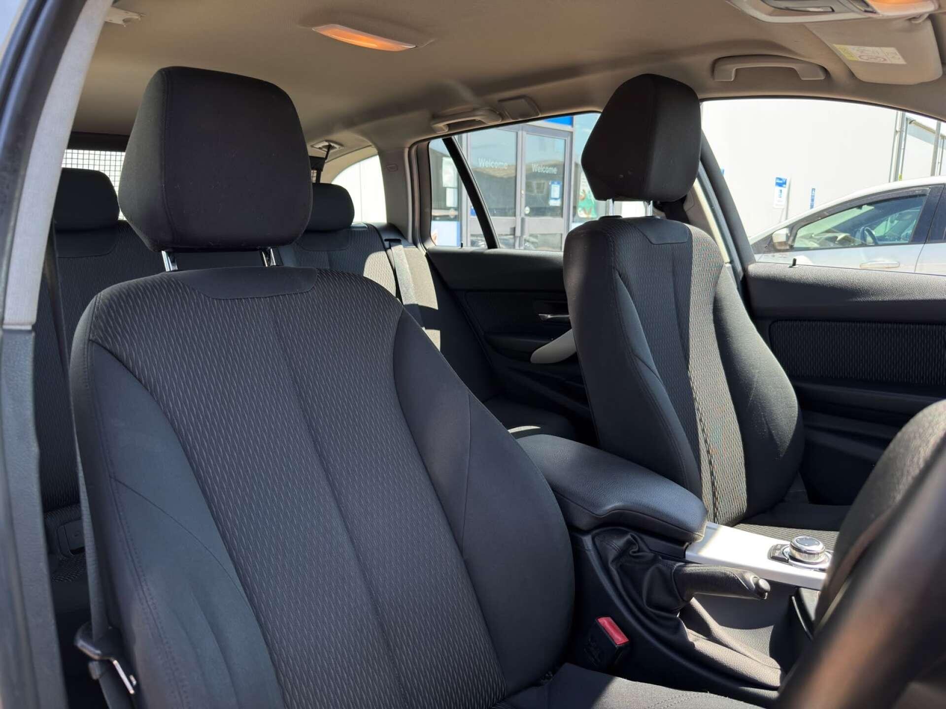 BMW 3 Series view 15