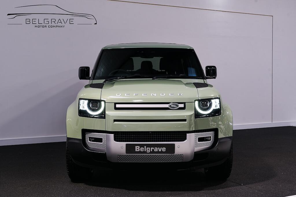 Land Rover Defender view 7