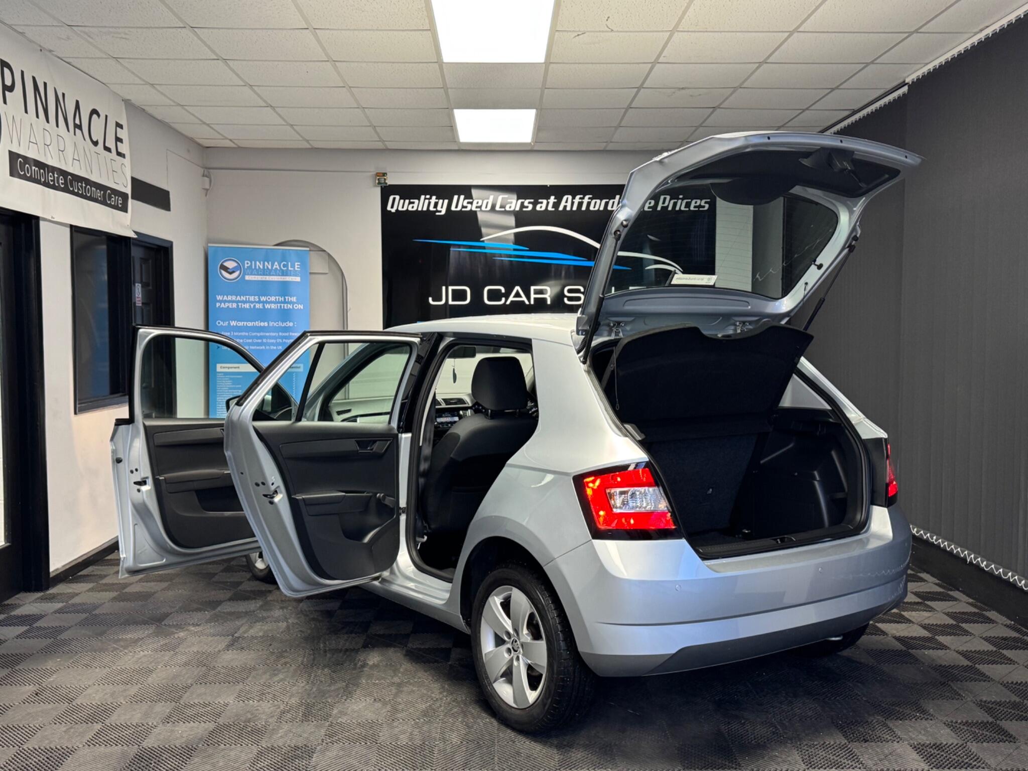 2016 Skoda Fabia 1.2 TSI SE Euro 6 (s/s) 5dr • 33,000 miles image 9