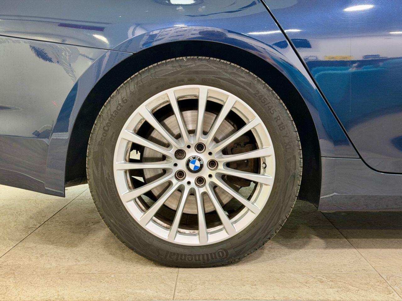 BMW 5 Series view 27