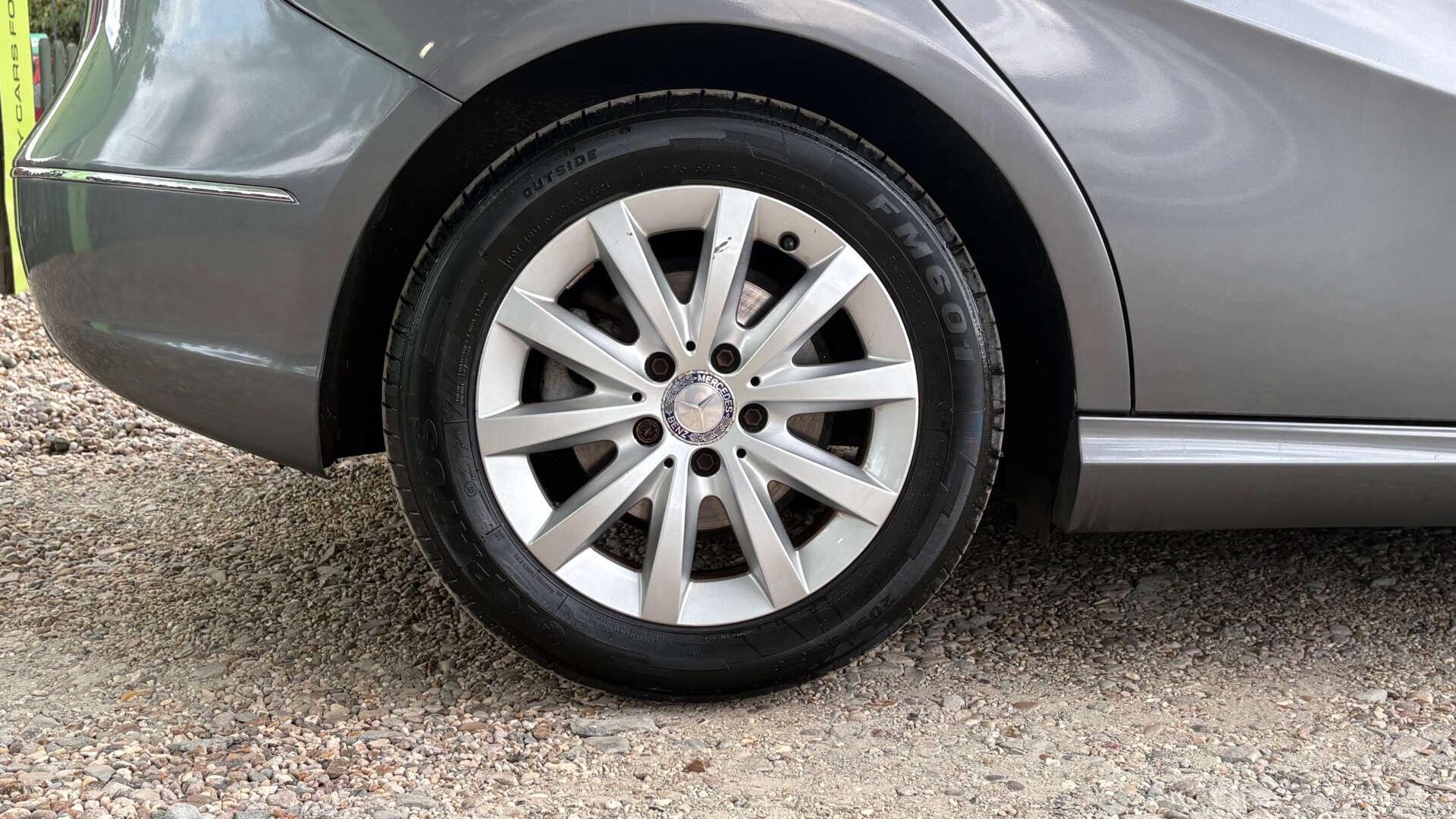 Mercedes-Benz B-Class view 26