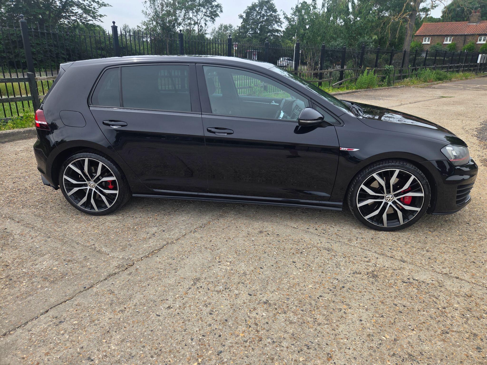Volkswagen Golf view 12