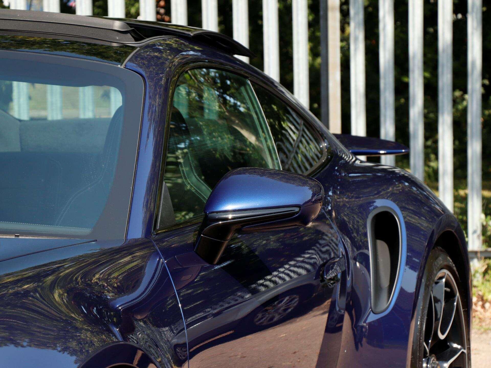 Porsche 911 view 37