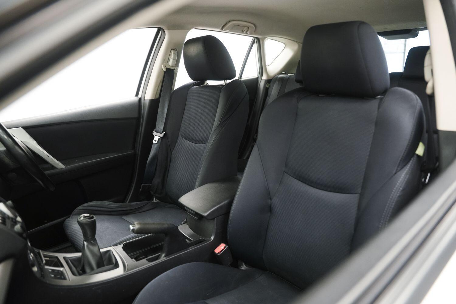 Mazda Mazda3 view 20