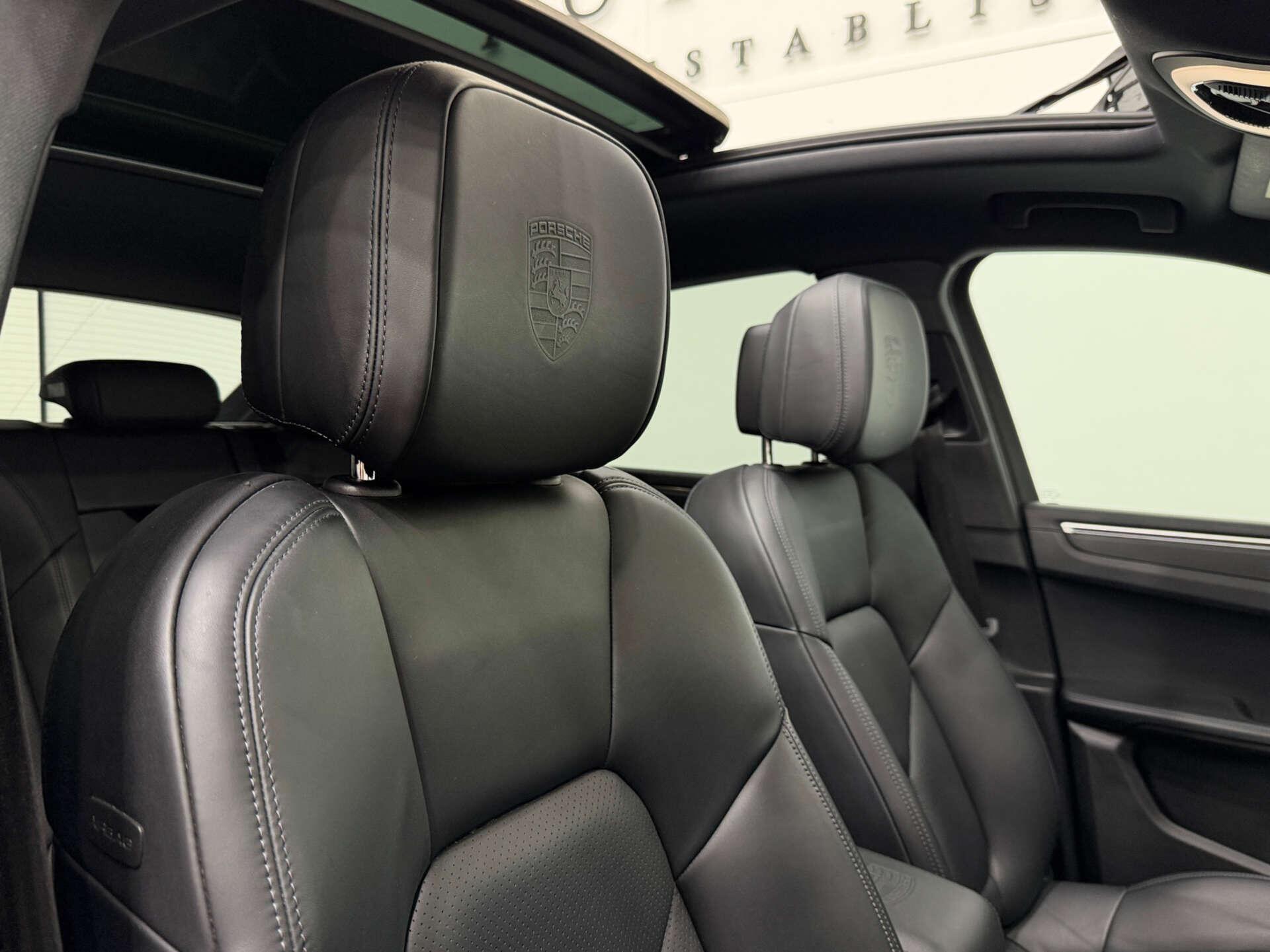 Porsche Macan view 44